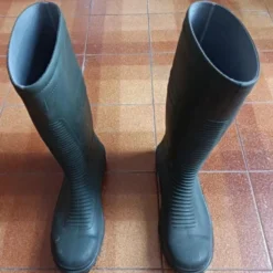 BOTTES DE SECURITE VERTES AVEC COQUE DE MARQUE SARRAIZIENNE NEUVES