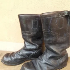 PAIRE DE BOTTES ARMÉE ALLEMANDE. POINTURE EN 46 -Le Chameau Soldes Magasin 00003 PAIRE DE BOTTES ARMEE ALLEMANDE. POINTURE EN 46